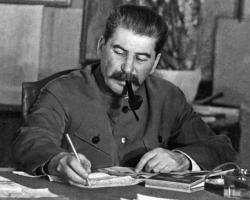 Los resultados del gobierno de Stalin, los pros y los contras.